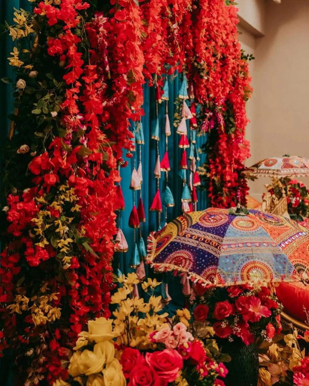 Karisma & Om — mehndi