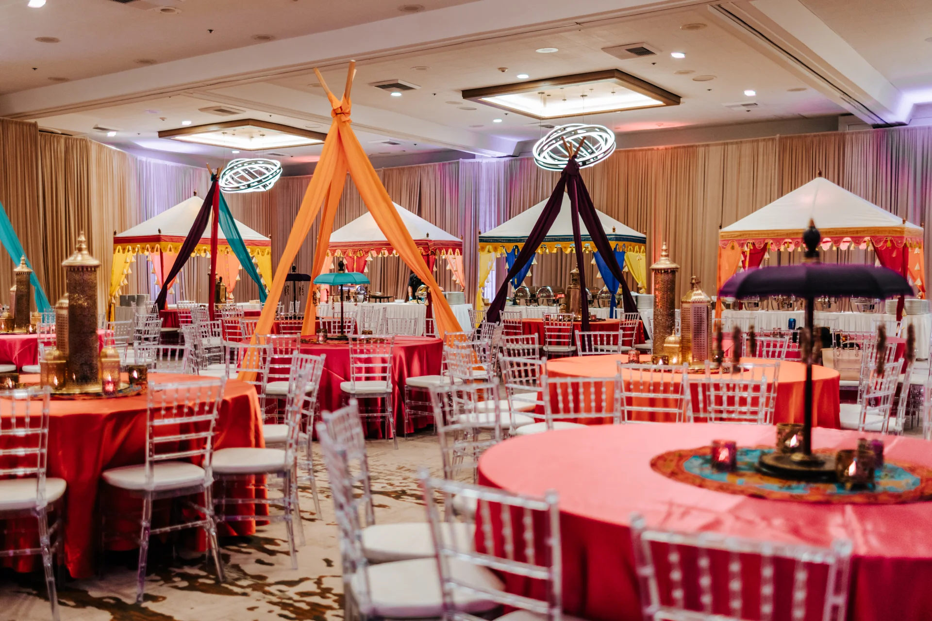 Karisma & Om — the colorful Sangeet room